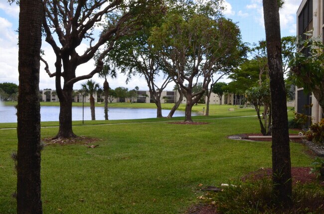 Photo - 5250 Las Verdes Cir Unit 109