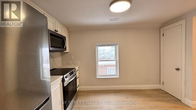 Photo - 5731 Stanley Ave