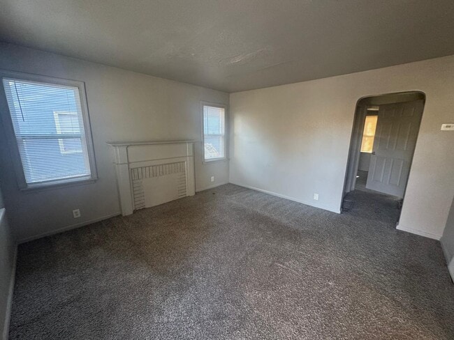 Photo - 21505 Bennett St