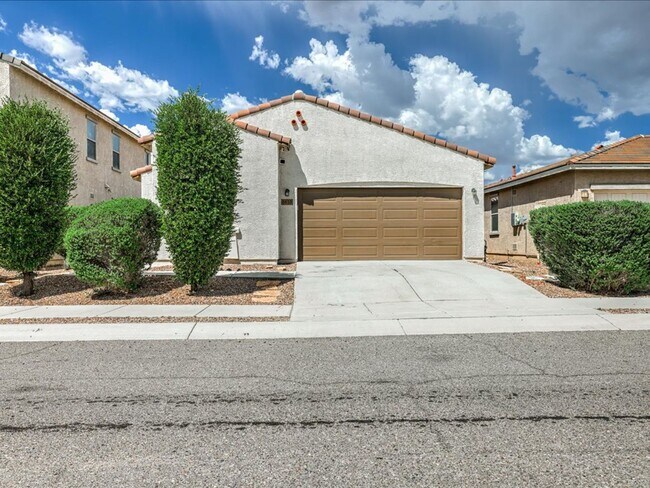 Photo - La Estancia 4 Bed 2.5 Bath Home