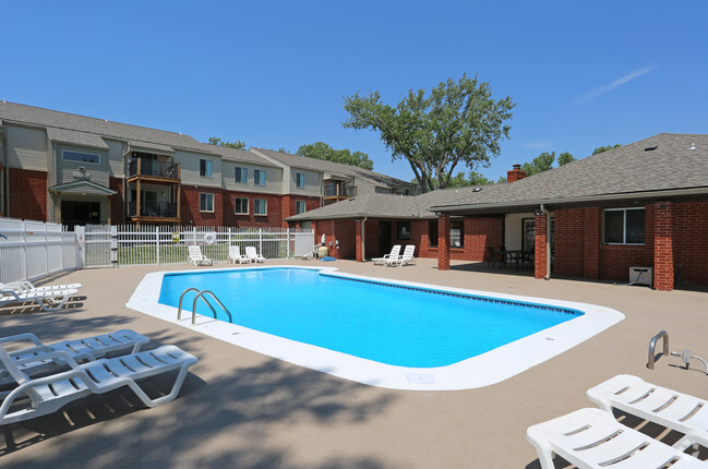 Tall Oaks Apartments - Tall Oaks Apartments