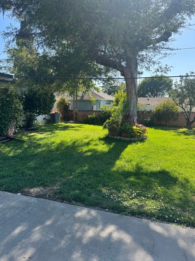 Photo - 2011 E Orange Grove Ave