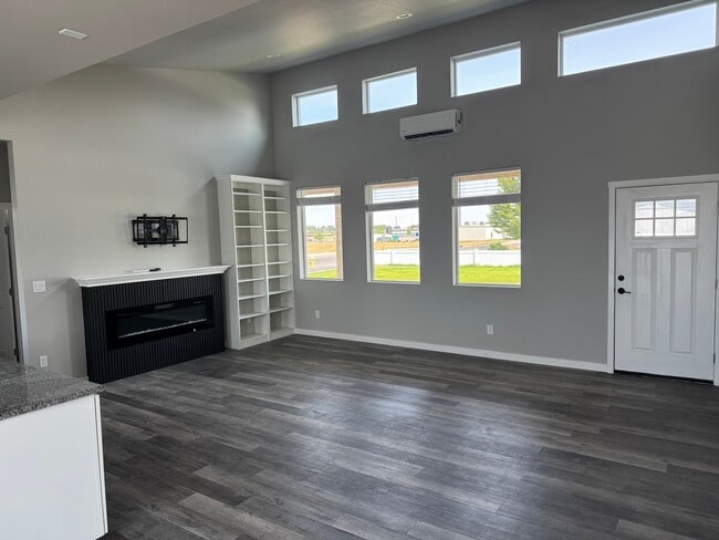 Photo - 121 Poplar St