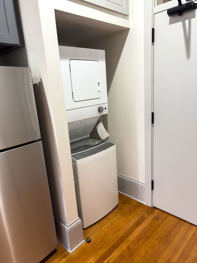 Photo - WINTER SPECIAL - NEWLY RENOVATED DOWNTOWN SALEM ONE BEDROOM Unit 455-204