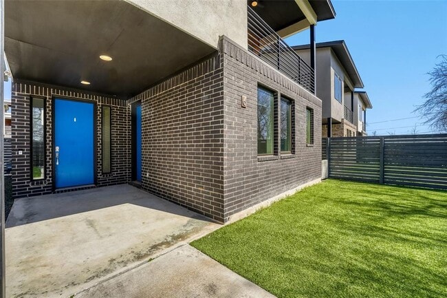 Photo - 5002 Pecan Springs Rd