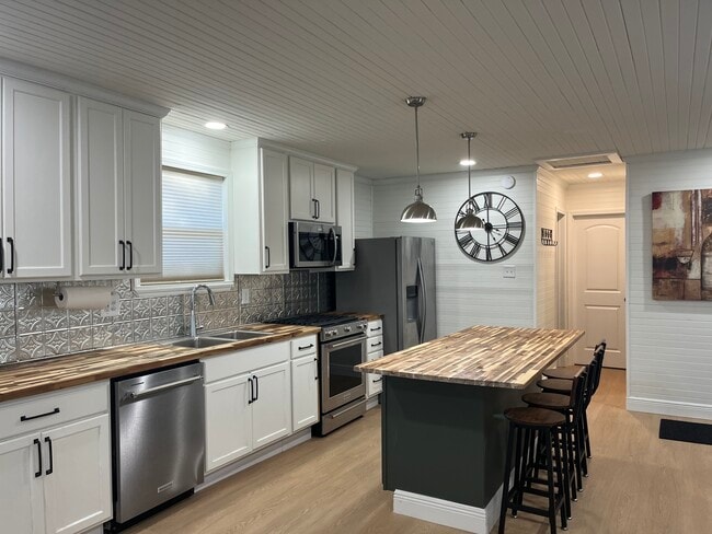 Building Photo - 904 Kentucky St