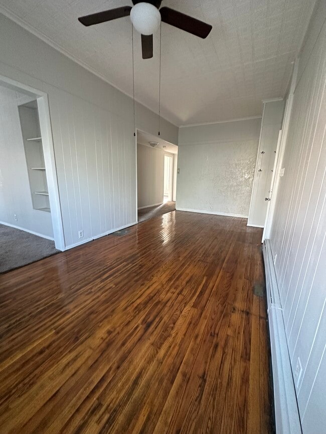 Living room - 33 George St Unit 1