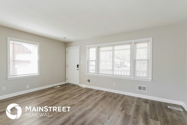 Photo - 5211 Eugene Way