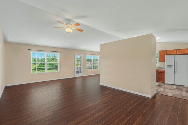 Photo - 927 Mossy Grove Ln