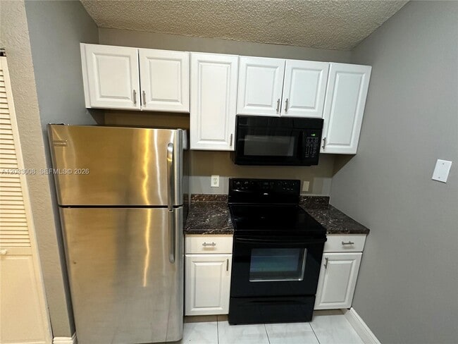 Photo - 2871 N Oakland Forest Dr Unidad 308