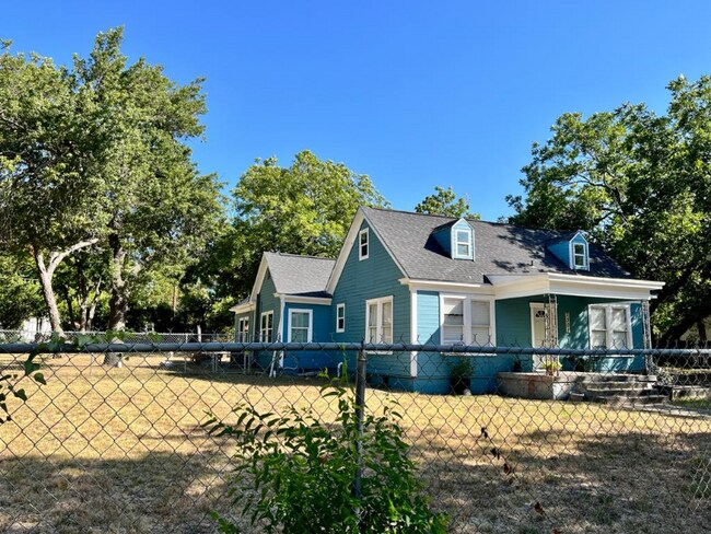 Building Photo - 1400 N 23rd St
