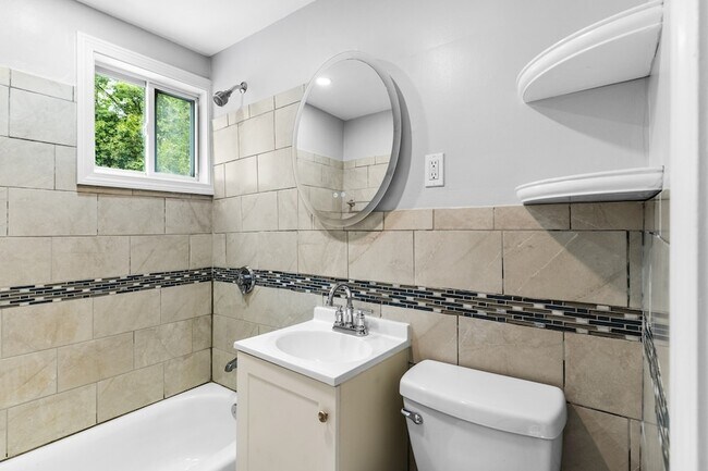 Photo - 84 Gladeside Ave