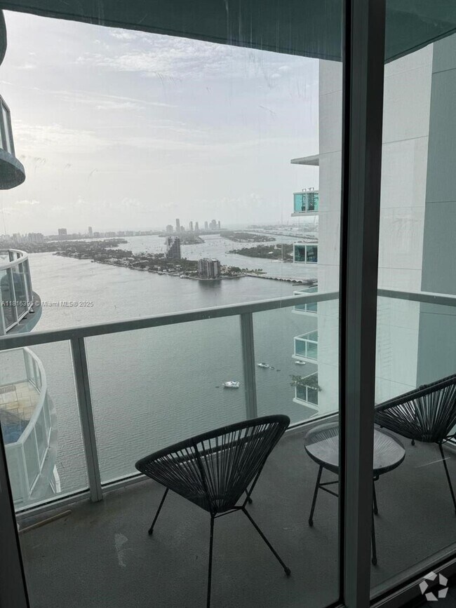 Building Photo - 1900 N Bayshore Dr Unit 3803 Rental