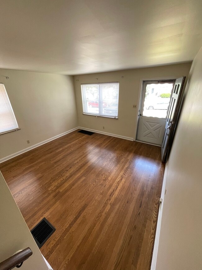 Living room - 29 Pleasant Ridge Ave Unidad 2