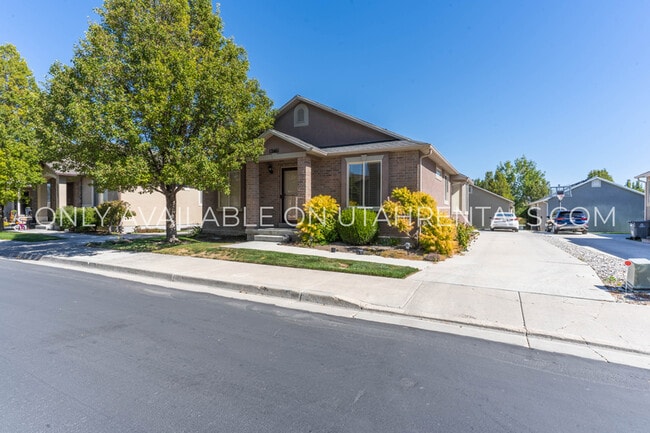 Building Photo - 12461 S Mayan St