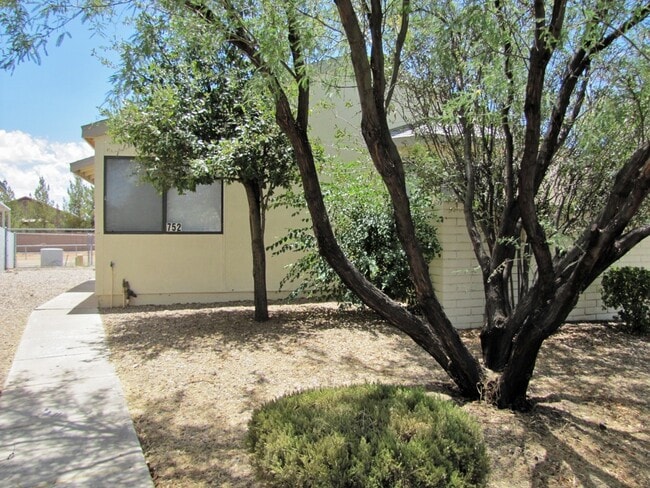 752 S Sunset Vista Dr