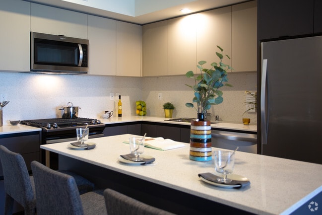 2 HAB, 2 BA: 1038 ft² - Vestalia