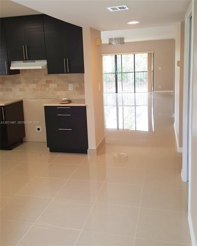 Photo - 213 Lakeview Dr Unit 201