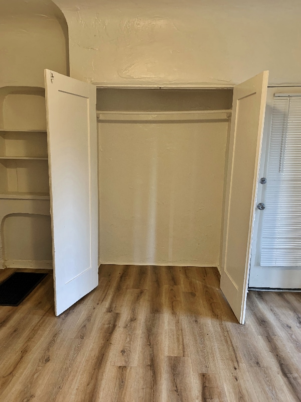 Photo - 806 4/5-805 N Poinsettia Pl Unidad 4