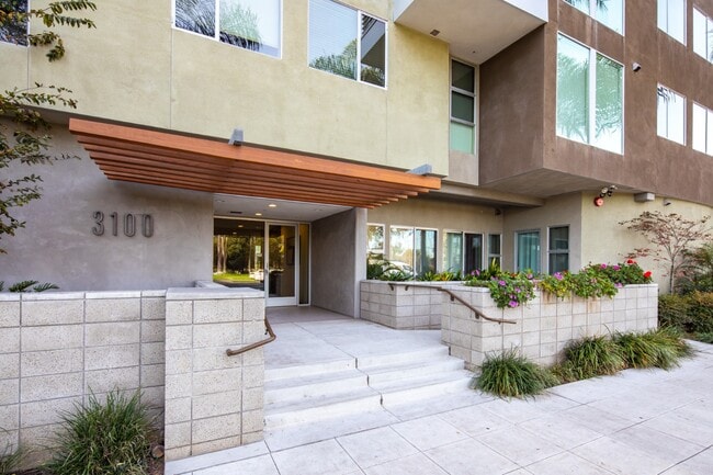 Building Photo - 3100 6th Ave Unit 307