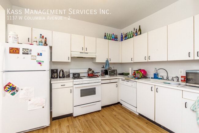 Building Photo - 1137 W Columbia Ave Unit 2
