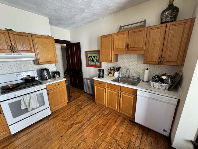 Photo - 211 Holland St Unit 2