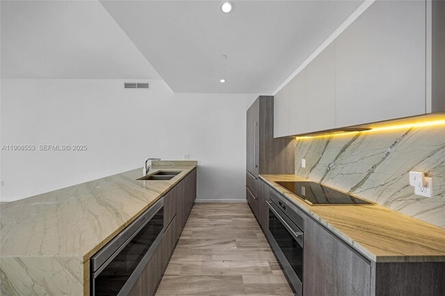 Photo - 801 S Miami Ave Unidad 5204