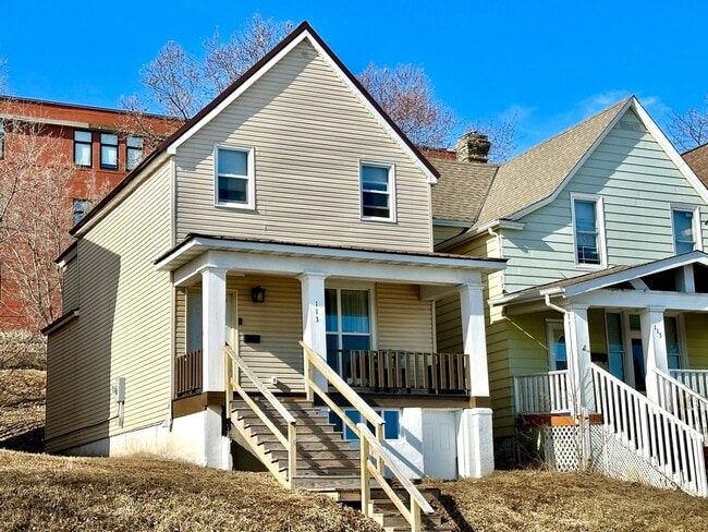 Photo - AVAILABLE JUNE - Remodeled 3 Bed 1.5 Bath Central Hillside Home