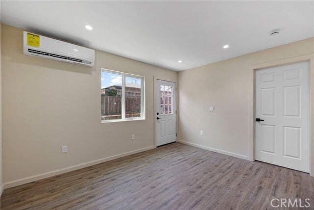Photo - 541 N Barbara Ave