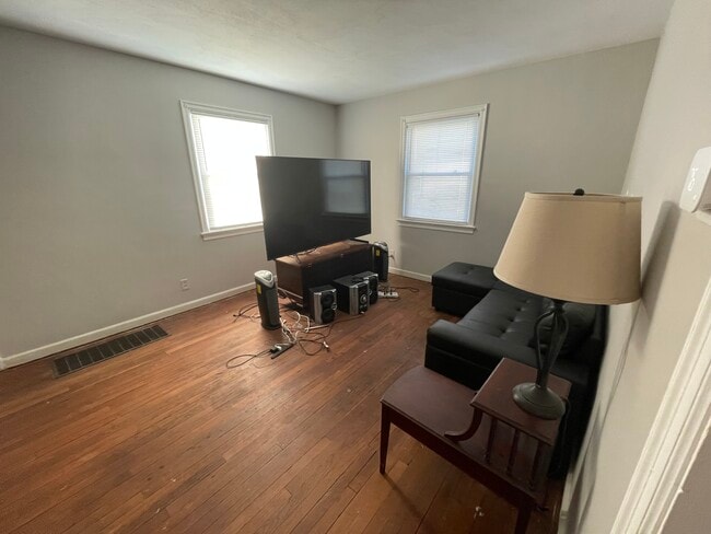 Building Photo - 112 Howard St