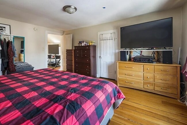 Esquema 2187 - 521 Bay St