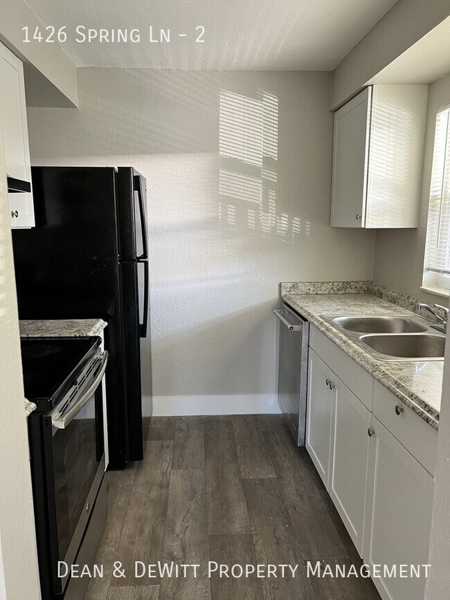 Photo - 1426 Spring Ln Unit 2