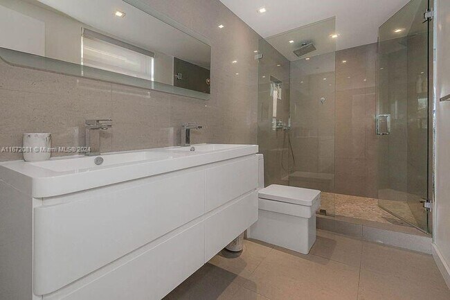 Photo - 10185 Collins Ave Unit #319