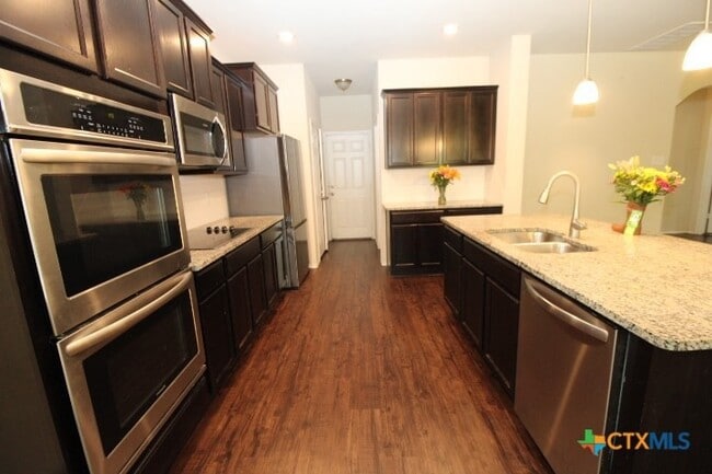 Photo - 1202 Stonewall Ridge