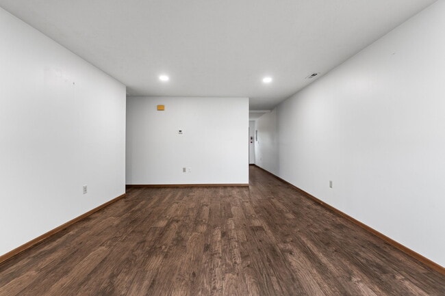 Photo - 503 Rosehill Dr