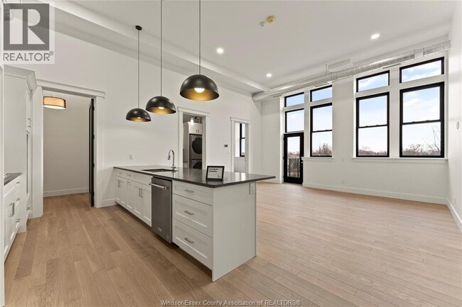 Photo - 247 Brock St Unité 303