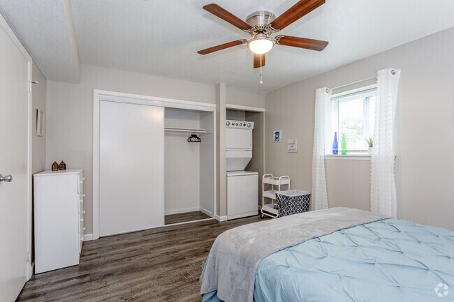 Broadway Ridge Apartments