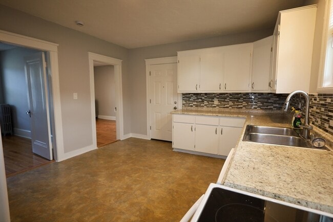 Photo - 16 Holland Rd Unit 2