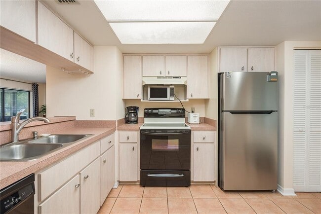 Photo - 2713 Countryside Blvd