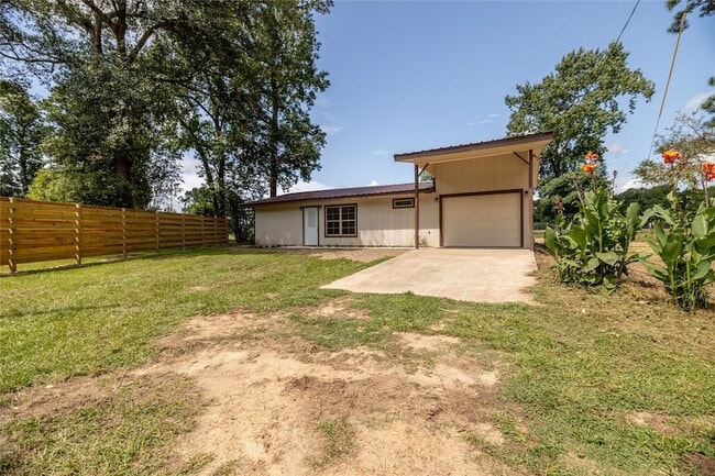 Building Photo - 310 State Highway 150 Unit 1