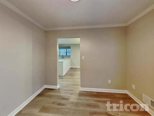 Photo - 1897 Falls Cove