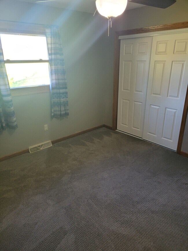 Bedroom - 303 Carriage Dr Unit 303