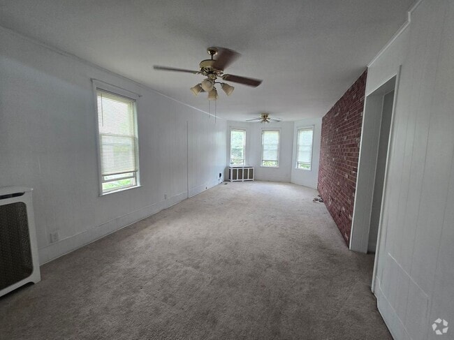 Building Photo - 26 S High St Rental