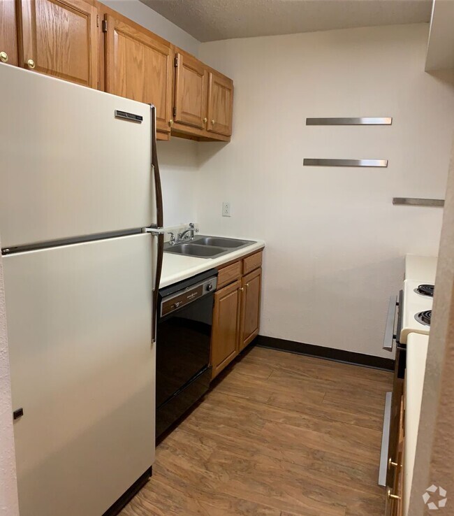 Building Photo - Garden-level Condo