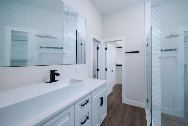 Photo - 354 Peach Pt Ln