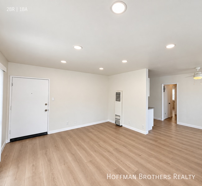 Building Photo - 7339 Woodman Ave Unit 1