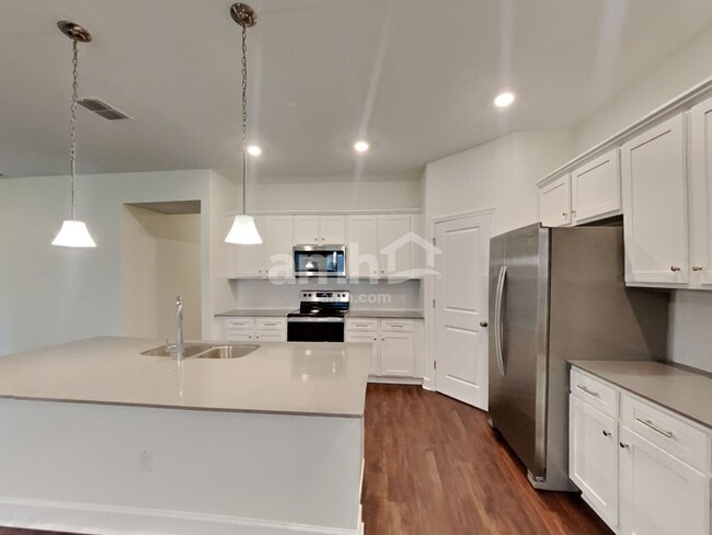3183 Artemisia Ln