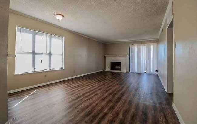 Photo - 7410 Avenue X