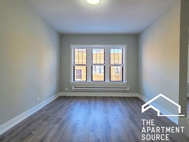 Photo - 628 W Cornelia Ave Unit N1