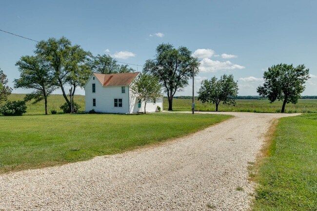 Photo - Country House in the Rock Creek School Dis...